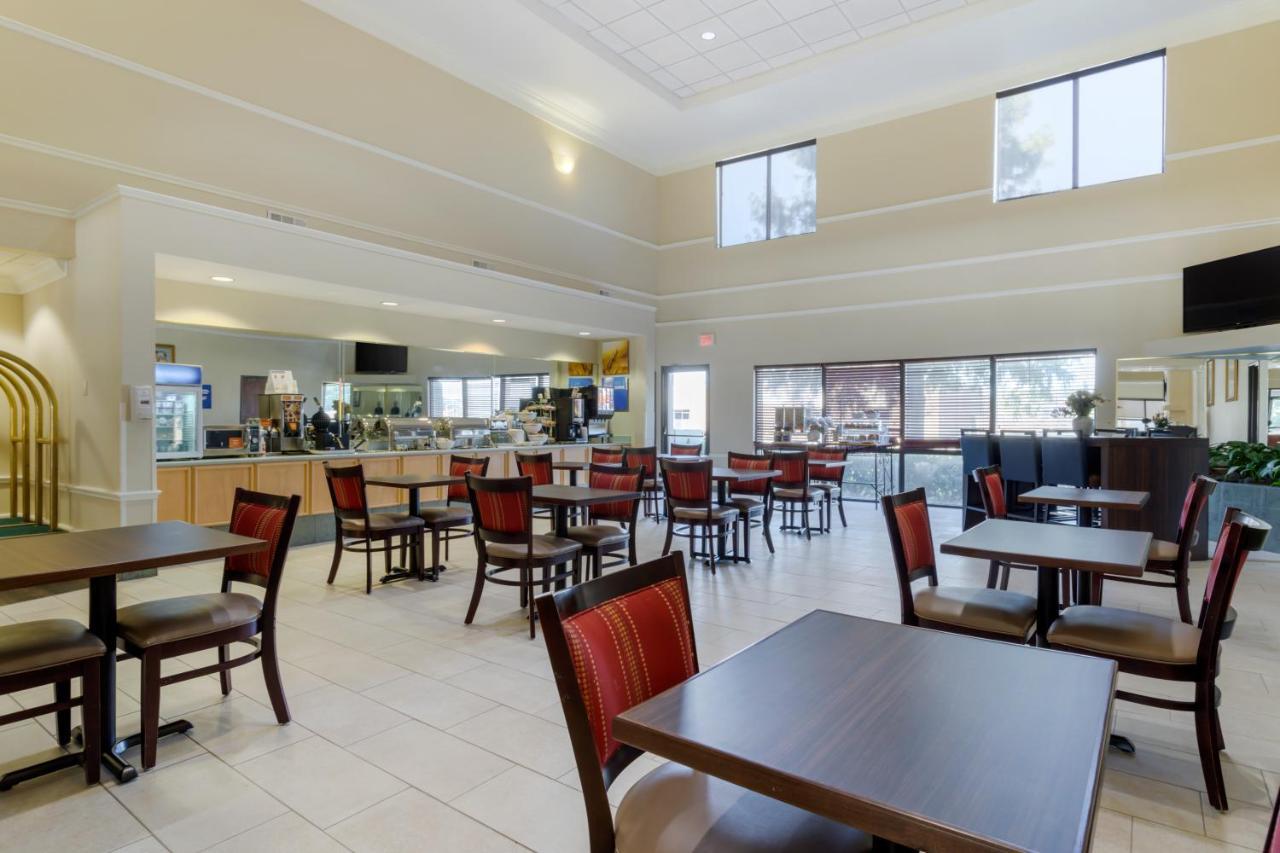 Comfort Suites La Porte Buitenkant foto