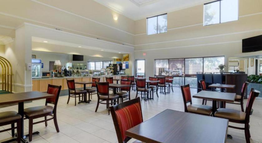 Comfort Suites La Porte Buitenkant foto
